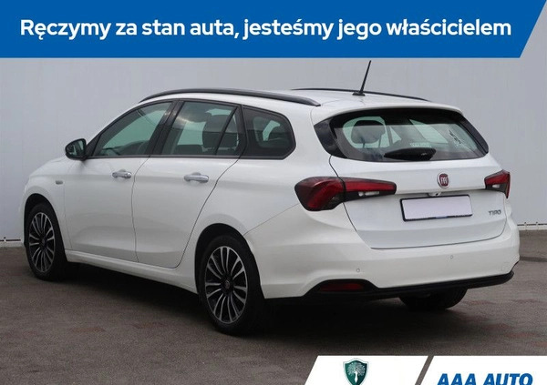 Fiat Tipo cena 57000 przebieg: 28504, rok produkcji 2021 z Gąbin małe 92